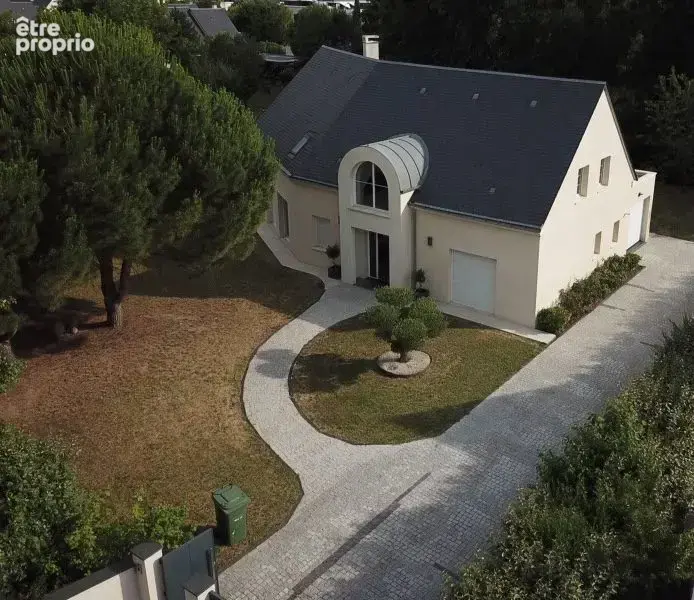 Maison 6 pièces 206 m² à vendre à Saint-Cyr-Sur-Loire (37540) - photo 2