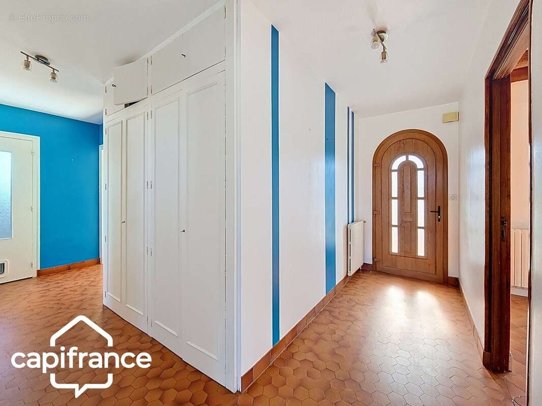 Maison sur sous-sol 121 m² – 5 chambres – terrain clos 1 305 m² – Saint-Jacques-de-Thouars, proximité immédiate de Thouars - photo 2