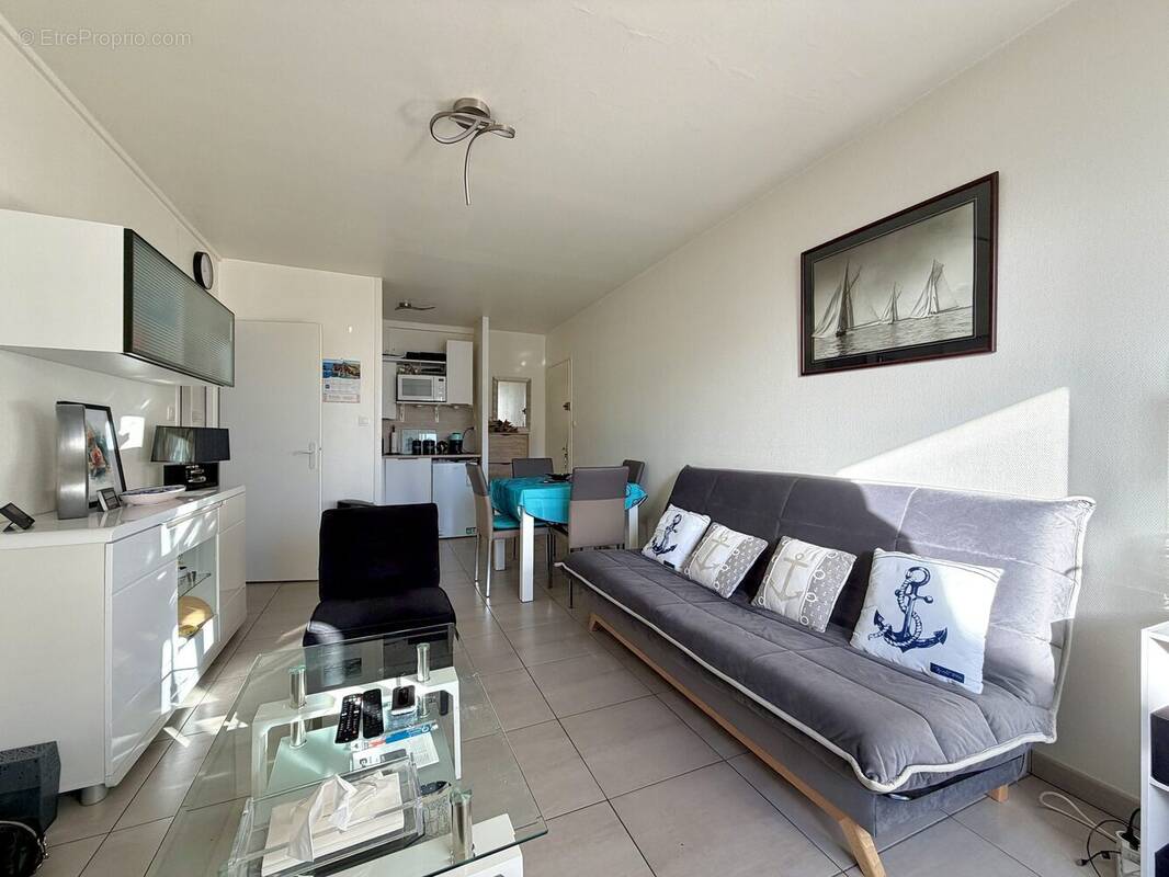 Pièce de vie - Appartement à SAINT-HILAIRE-DE-RIEZ