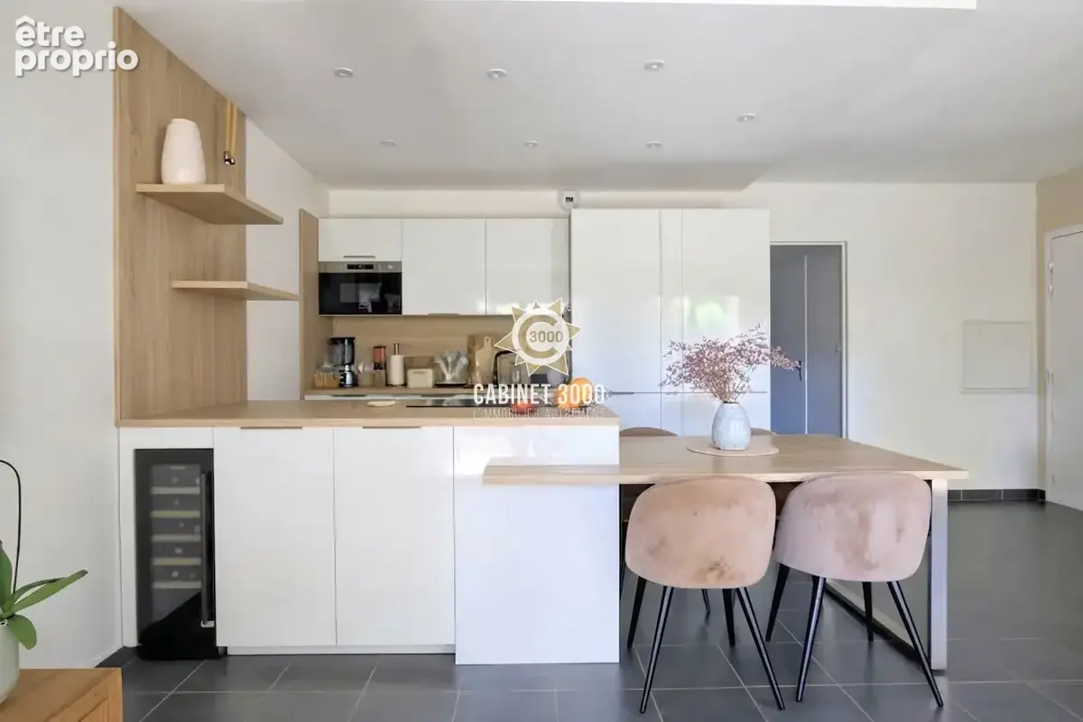M2329 - CUERS - Pas Redon - Appartement T3 - RDJ - Terrasses - Garage double - photo 4
