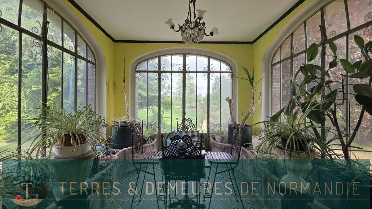 Maison à VARNEVILLE-BRETTEVILLE