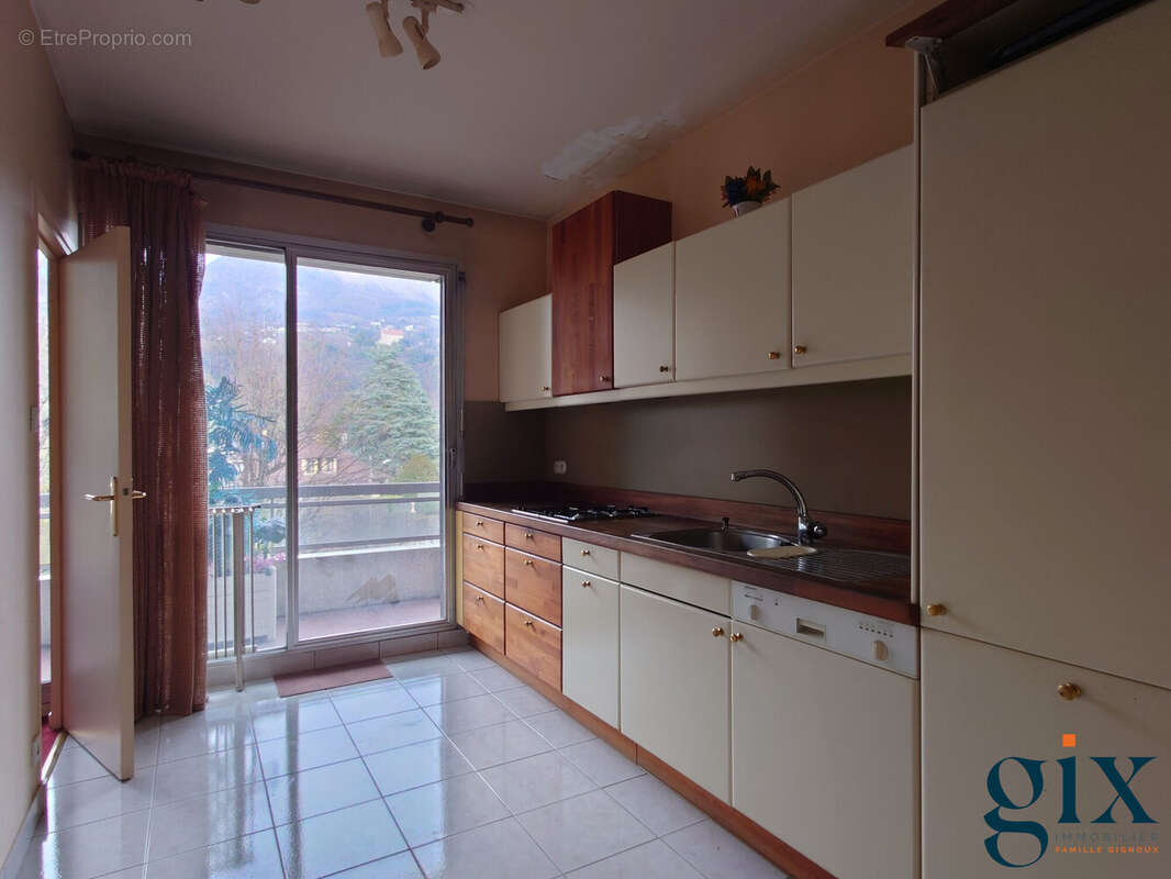 Appartement à MEYLAN