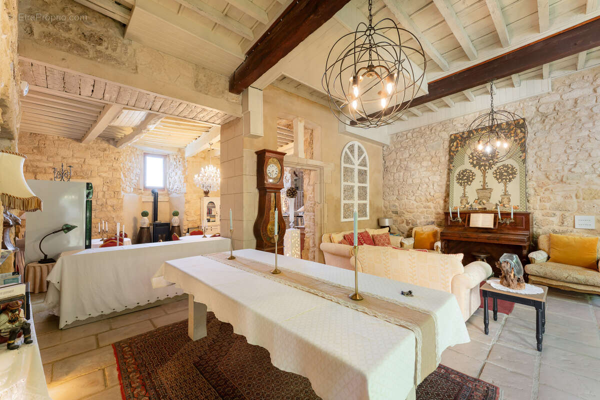 Château médiéval XII e Siecle rénové entre mer et Montagne avec vue  en 360 degrés sur la vallée verdoyante - photo 22