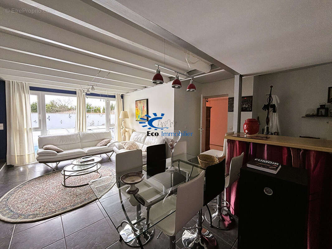 Longere renovee avec gite et piscine - photo 12