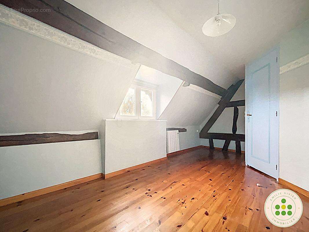 Maison à TREMBLAY-LES-VILLAGES