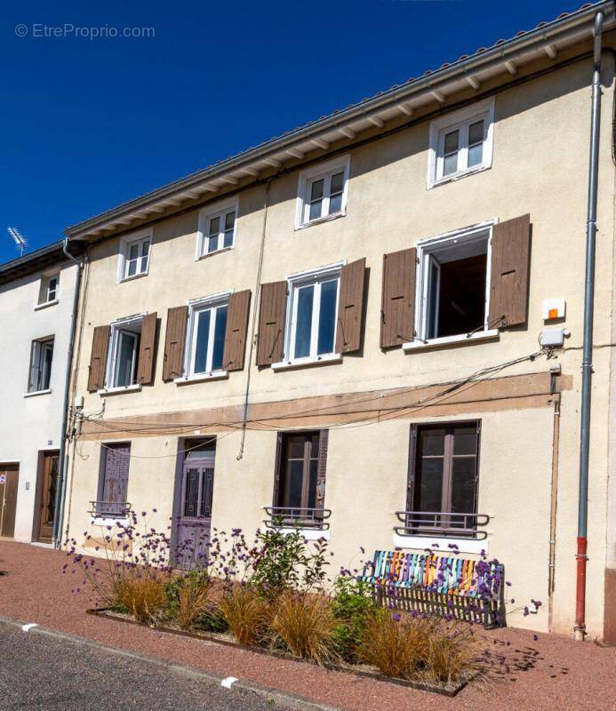 Maison à PANISSIERES