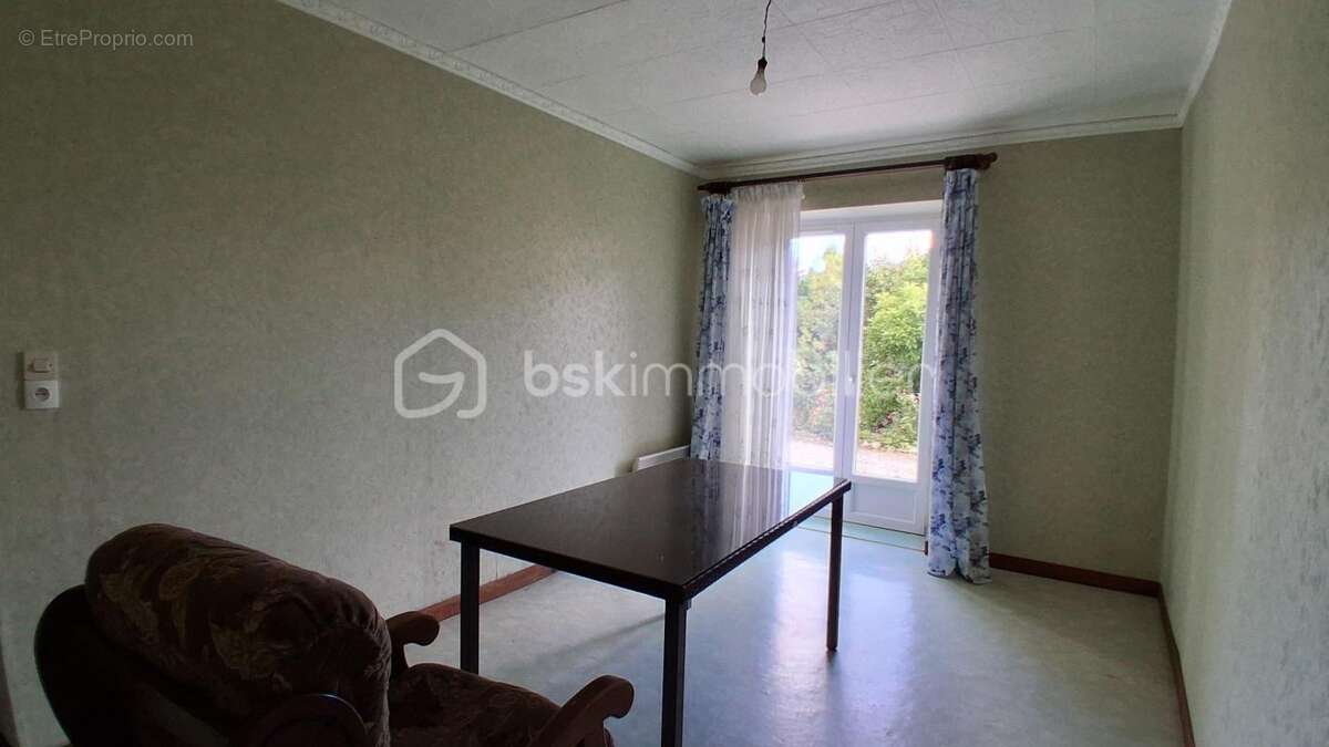 Maison à LANDELLES-ET-COUPIGNY