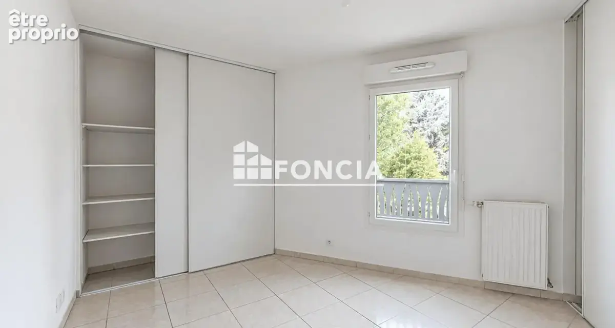 T4 lumineux avec balcon et garage box – Centre de Neuville-sur-Saône - photo 7