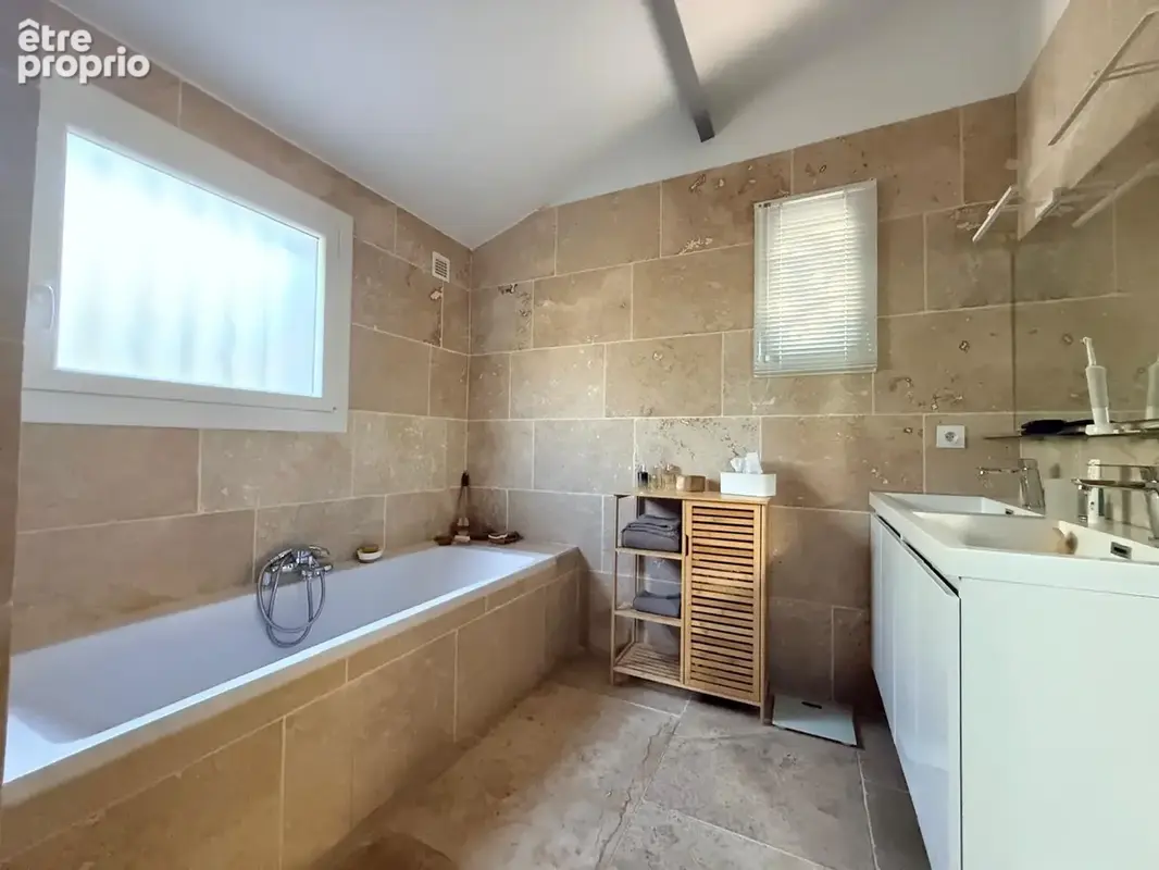 13013 châteaugombert   superbe maison de plain-pied avec piscine - photo 9