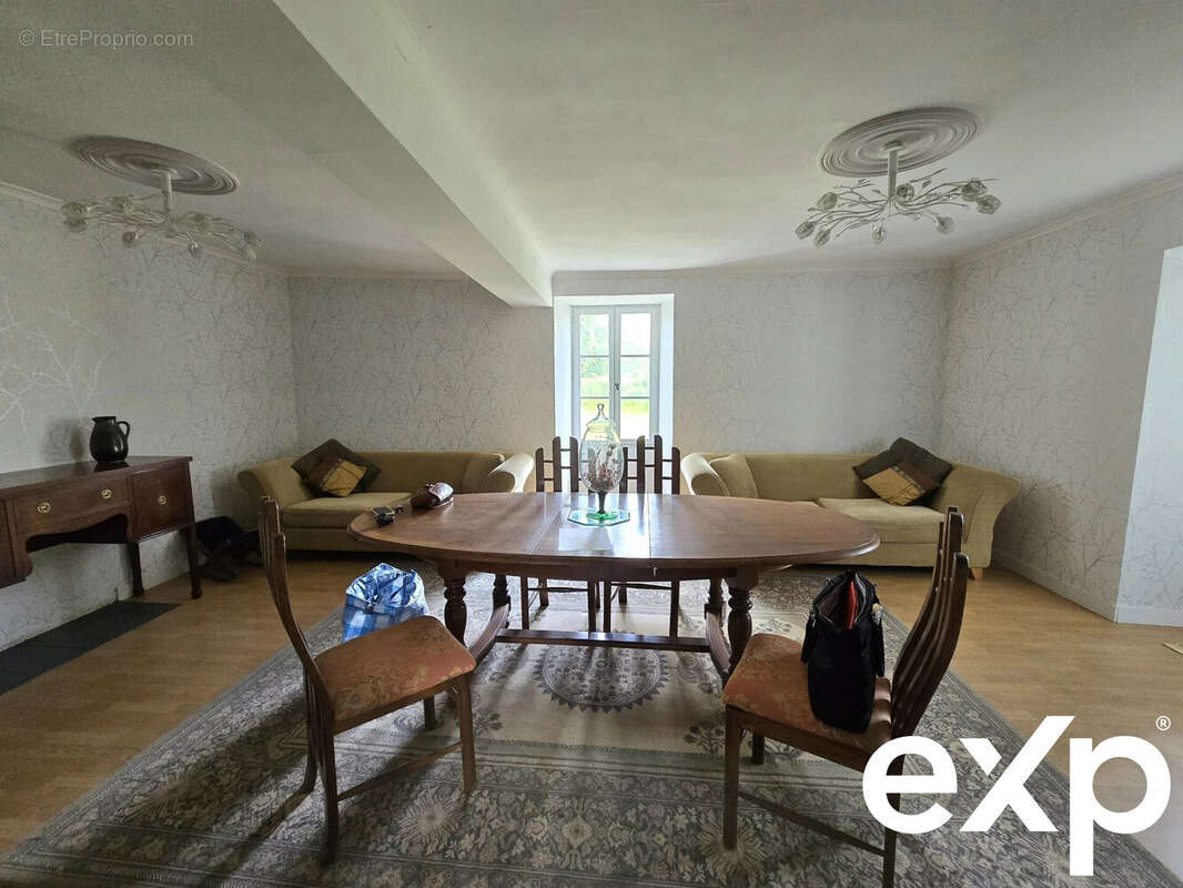 Maison à VILLETOUREIX