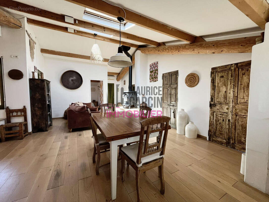 Appartement à CHATEAUNEUF-DE-GADAGNE
