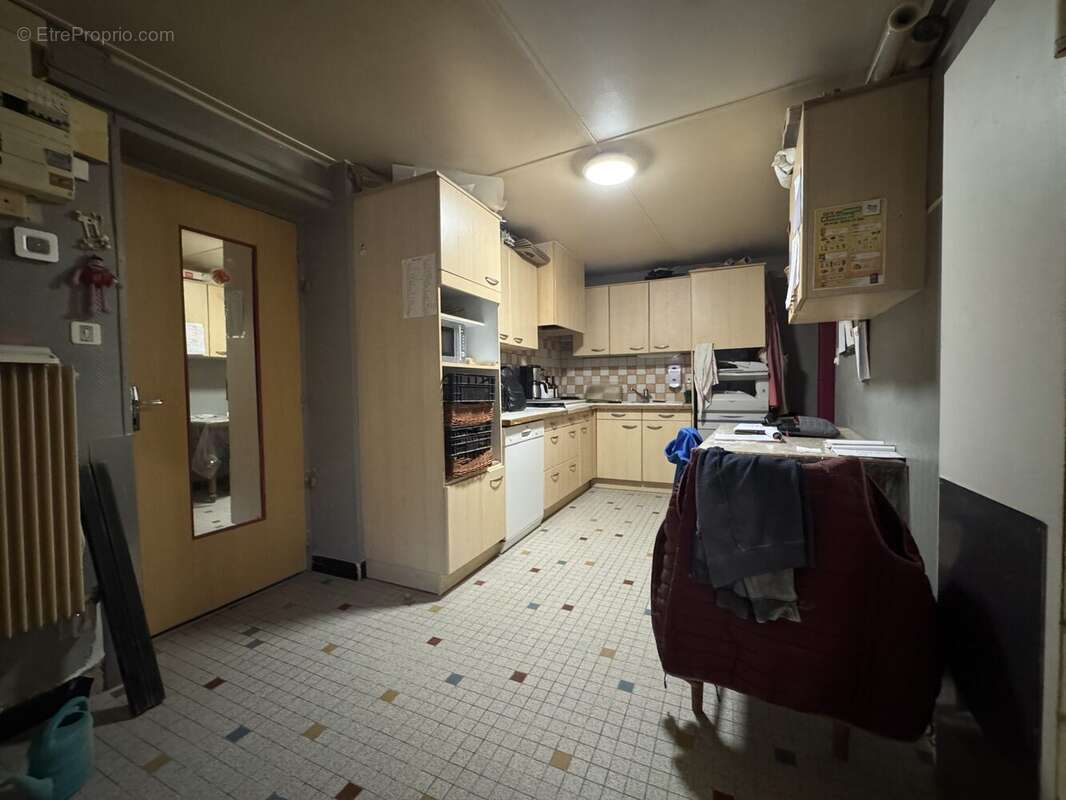 345 m² à Le Cheix  - photo 8