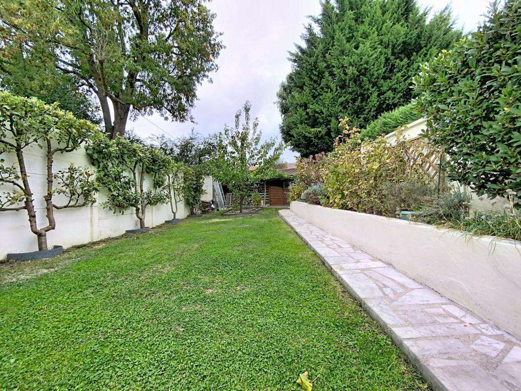 Maison à LA CHAPELLE-D&#039;ARMENTIERES