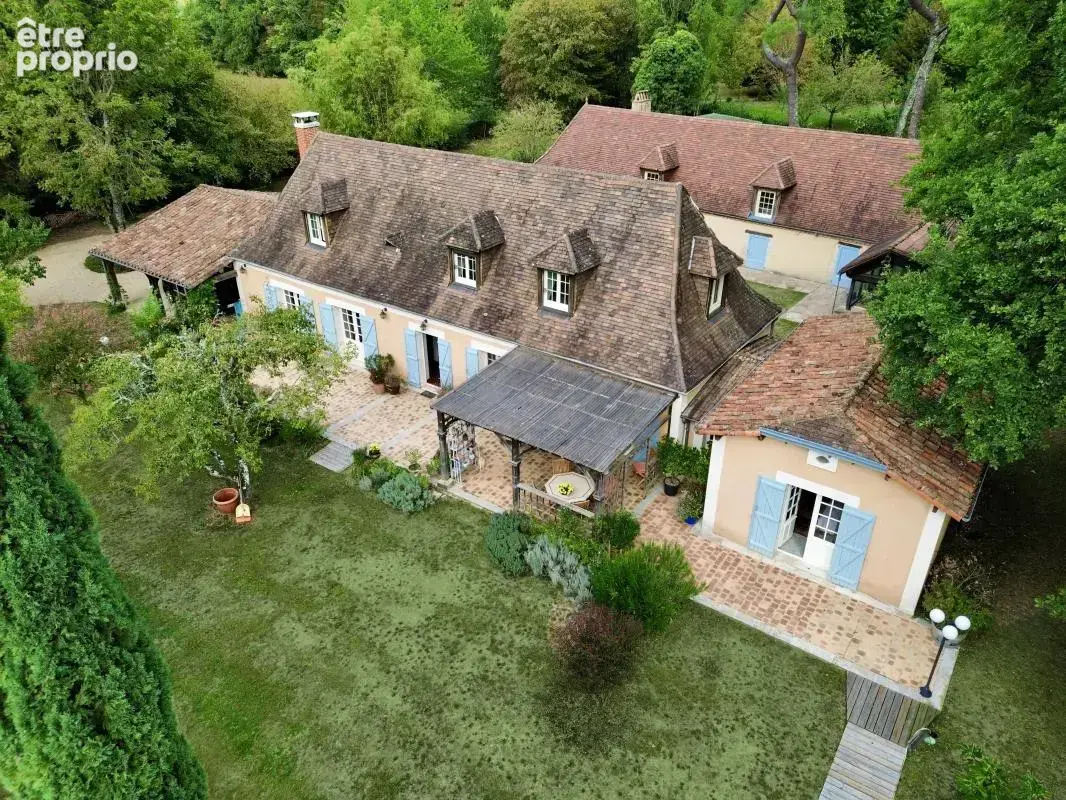 Maison en pierre sur 1,5 ha avec piscine, vie de plain-pied et atelier - photo 3