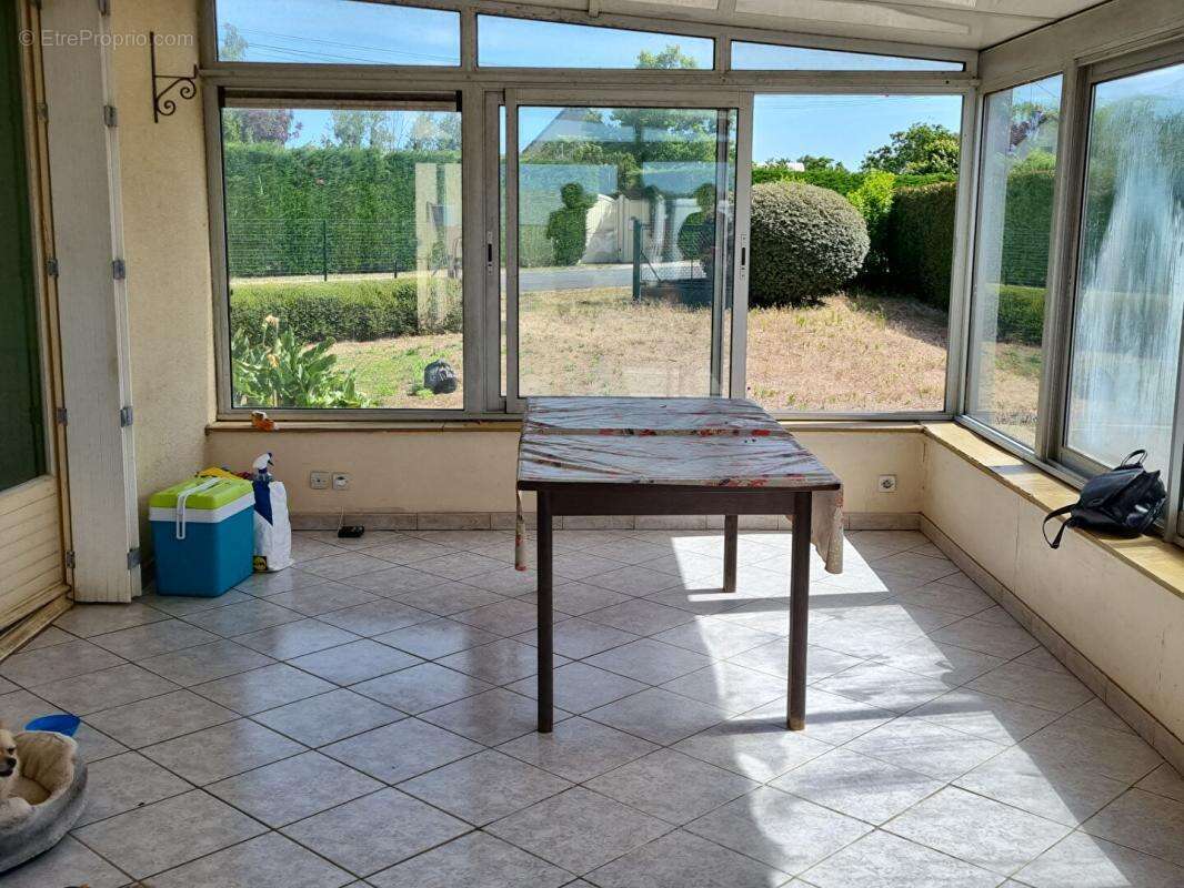 Maison salon sejour cheminee insert, 3 chambres et veranda - photo 12