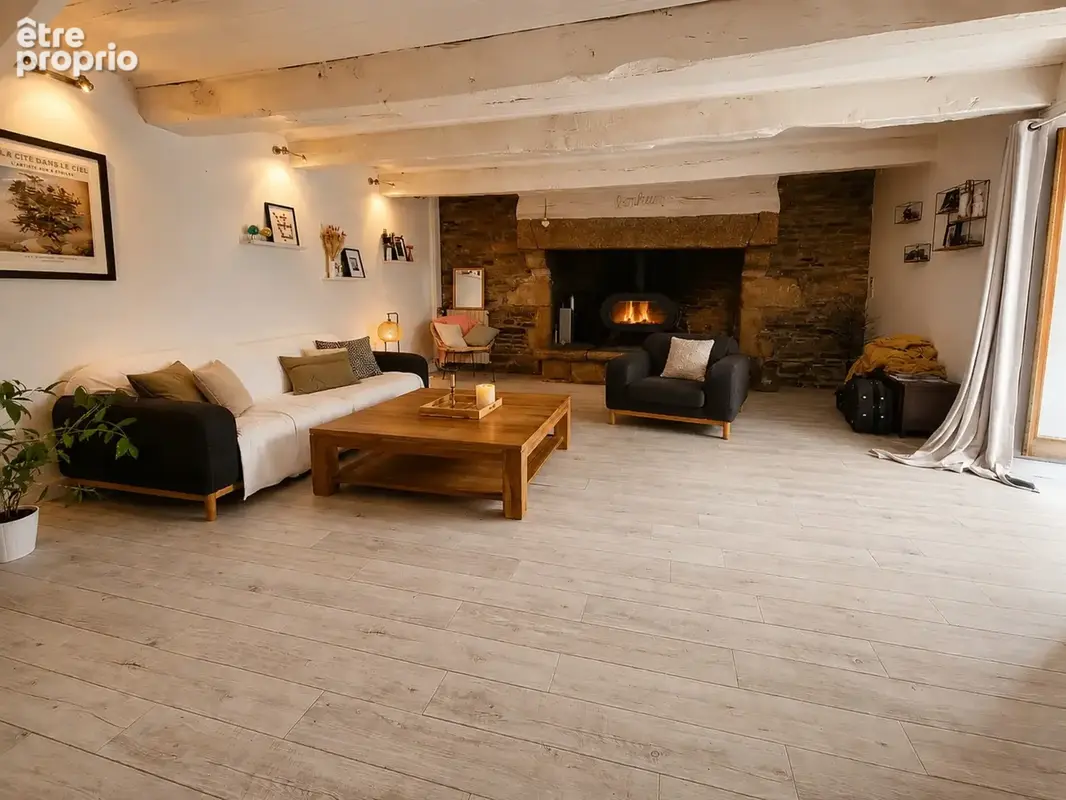 LE TREVOUX - Propriété en pierre avec maison principale, gîte indépendant et dépendances sur près d’un hectare - photo 3