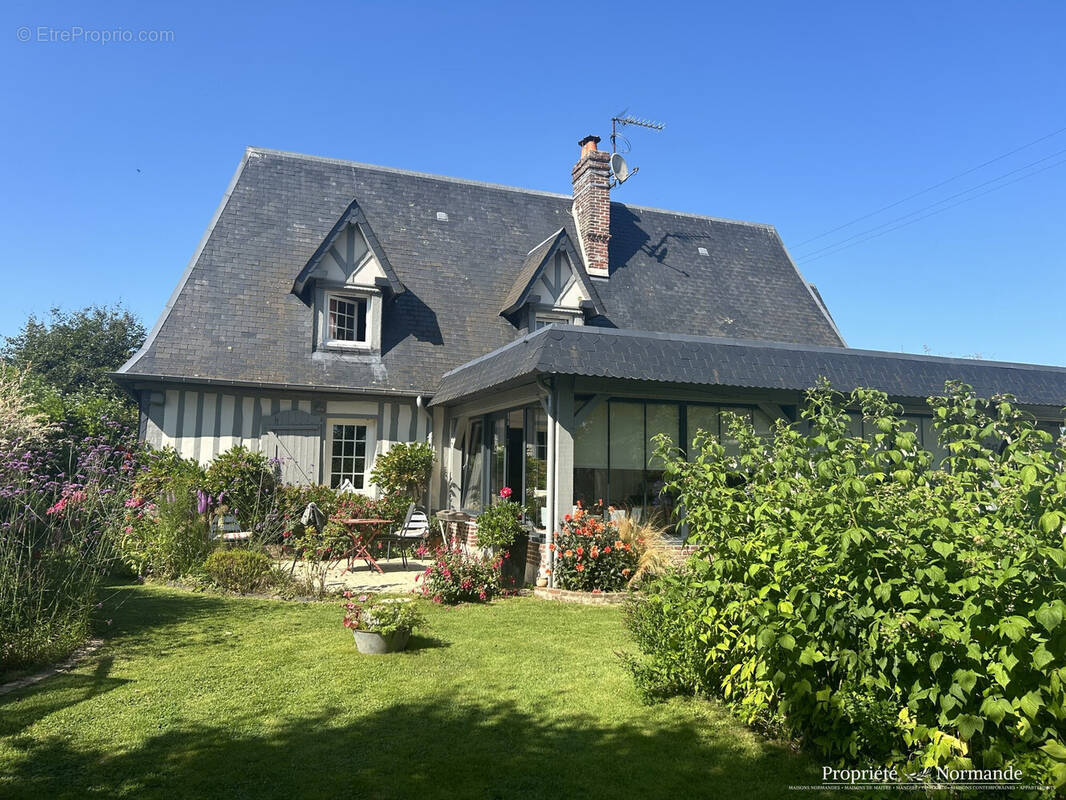 Maison à BOURG-ACHARD