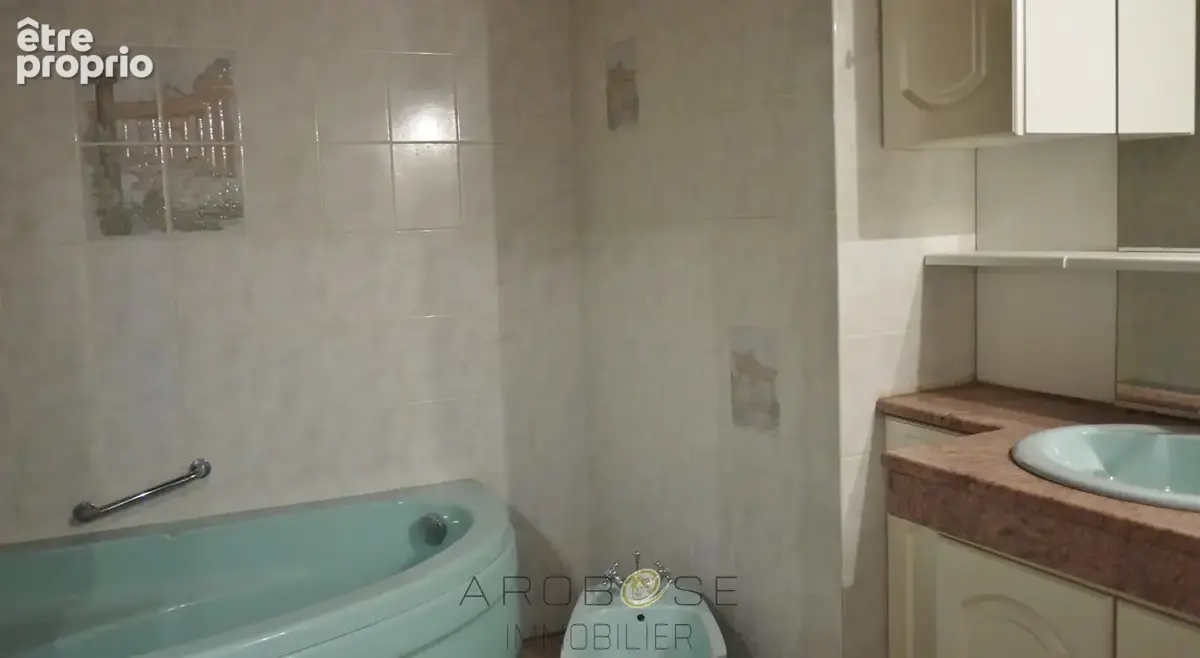 Maison de village en pierre . - photo 12