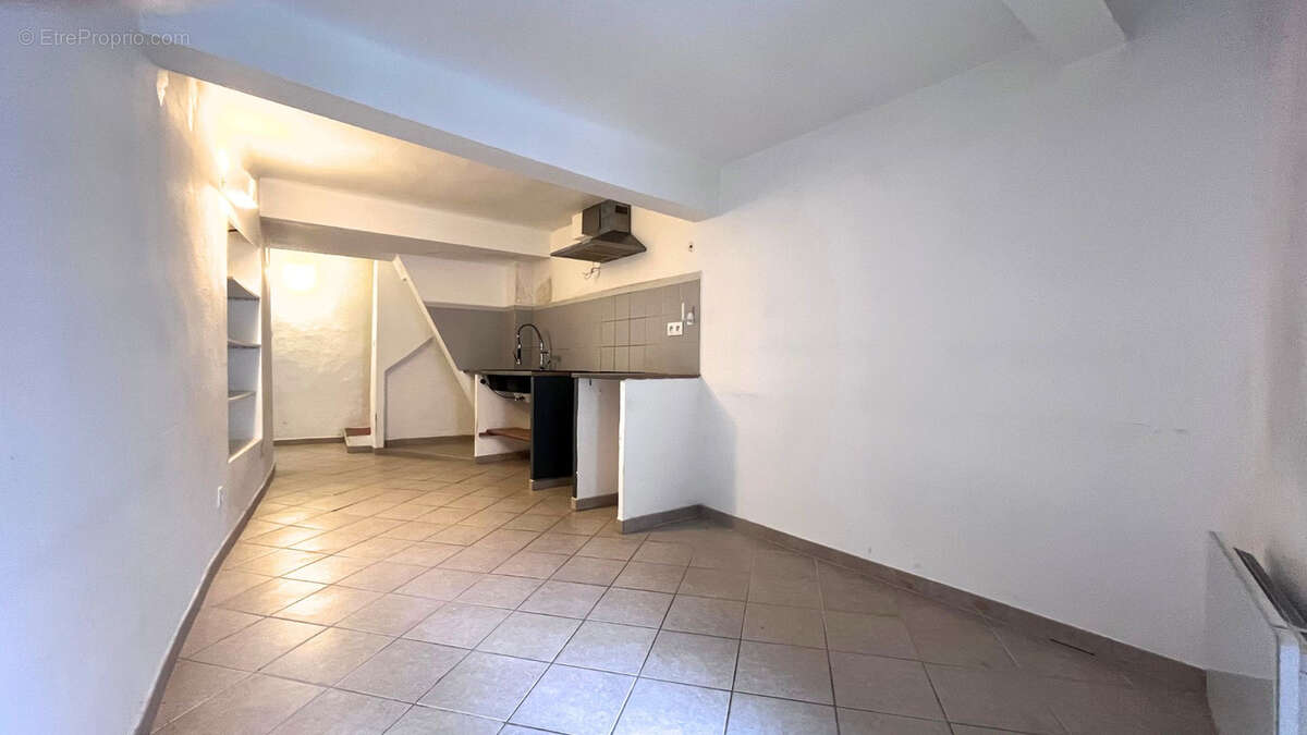 Maison à COLLOBRIERES