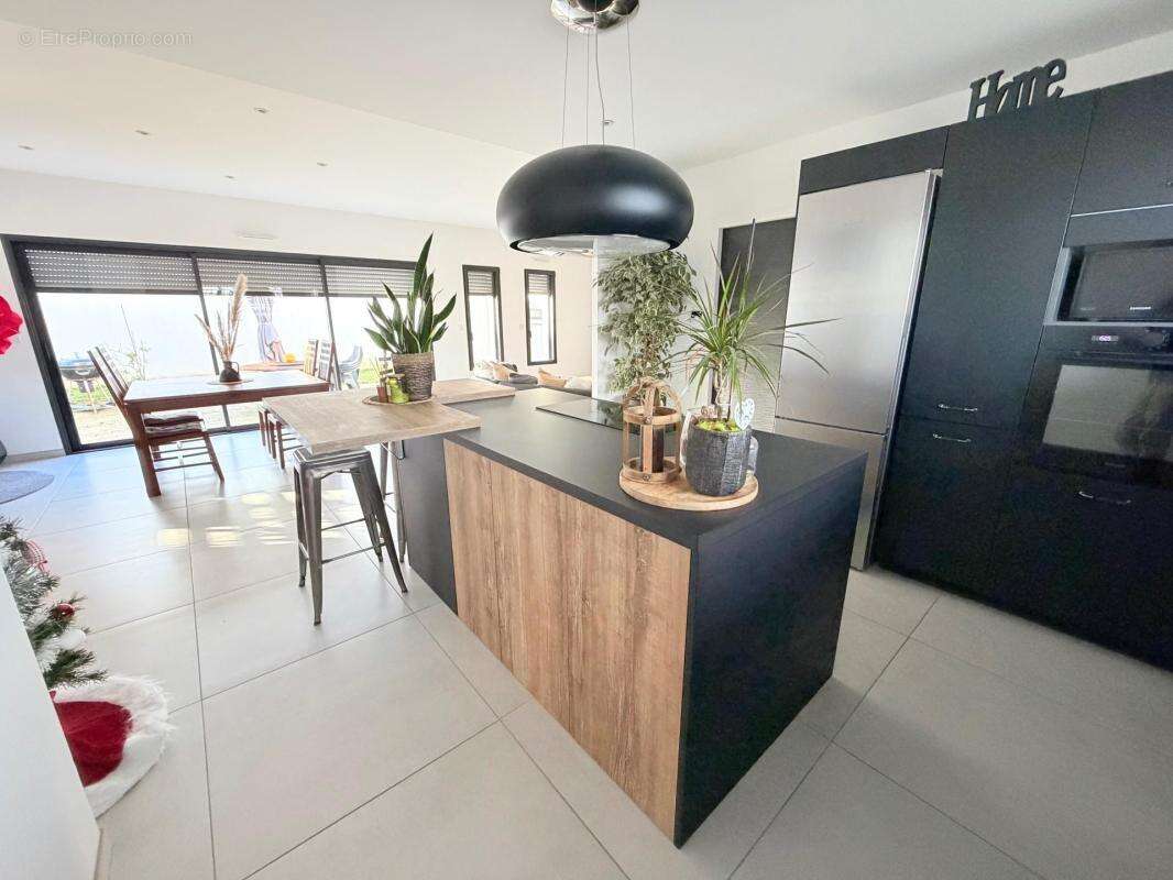 Maison d'exception plain-pied, Cholet, 130m², 6 pièces - photo 3