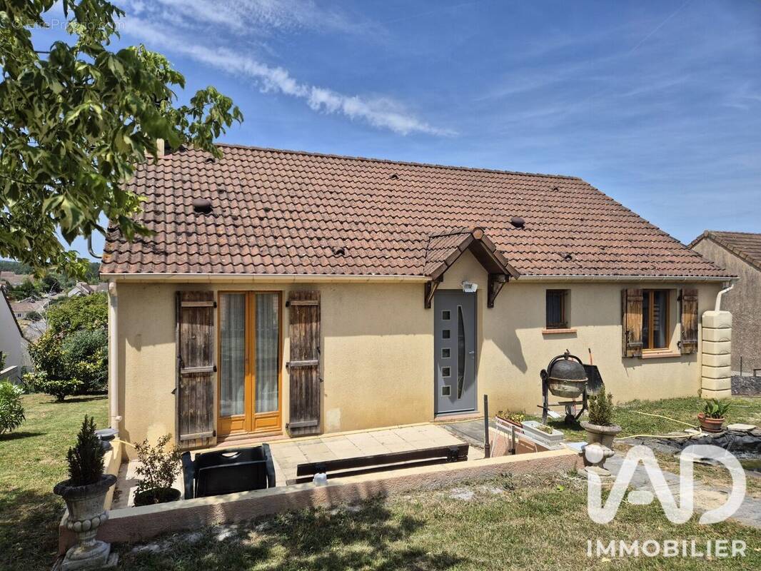 Maison 92 m² à Pont-Sur-Yonne  - photo 1