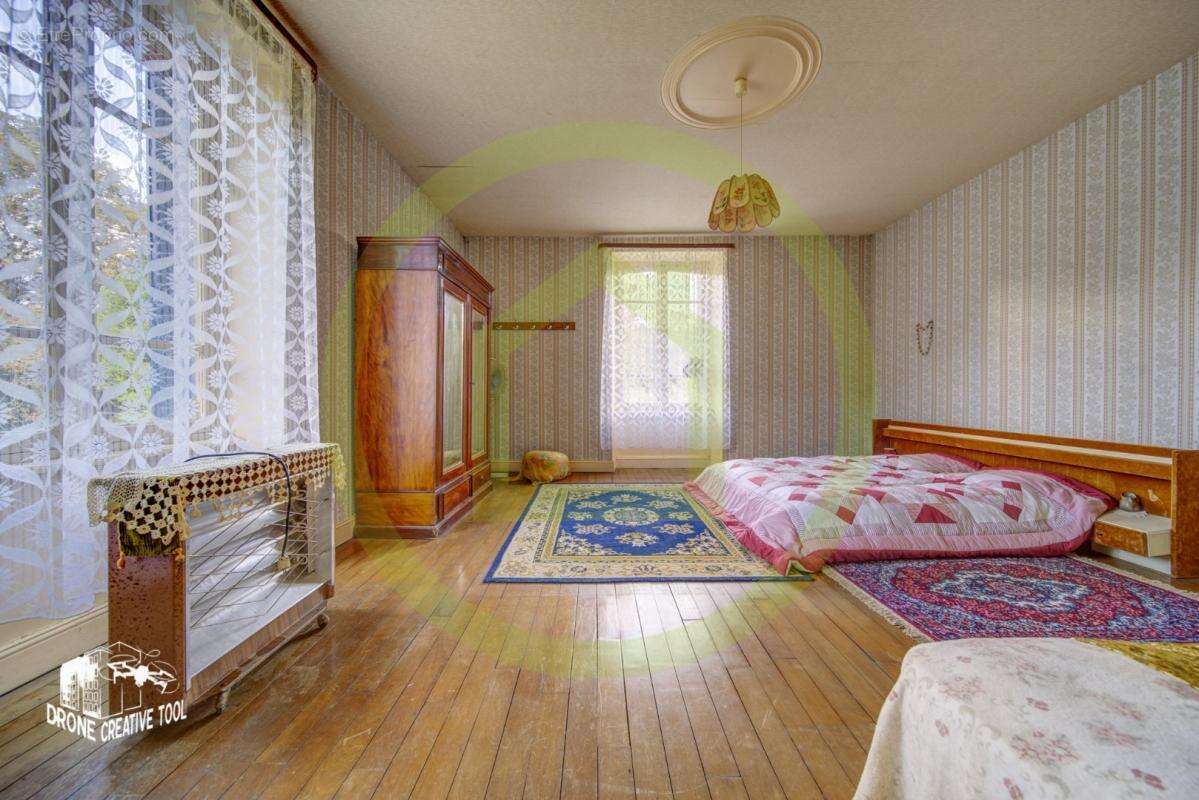 Maison à LACROIX-SUR-MEUSE