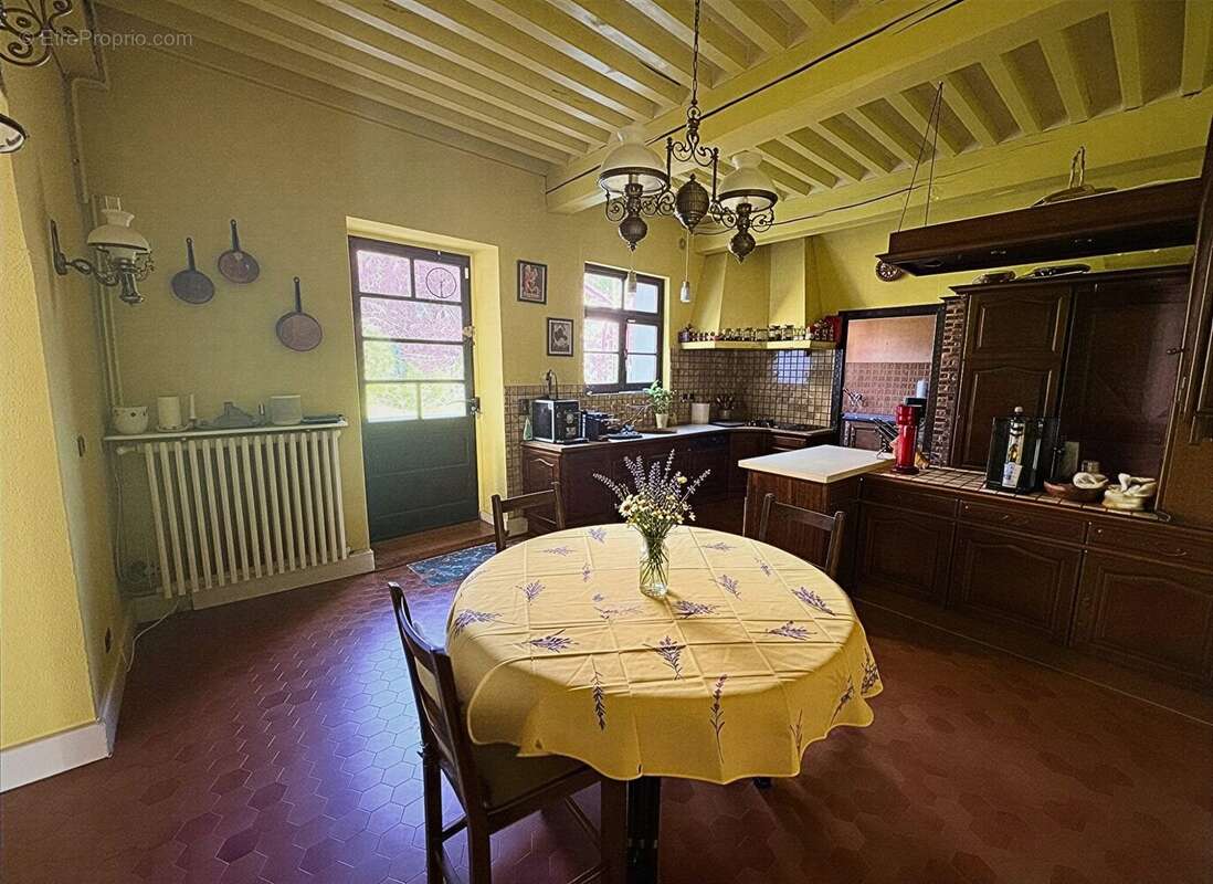 Maison à EYZIN-PINET