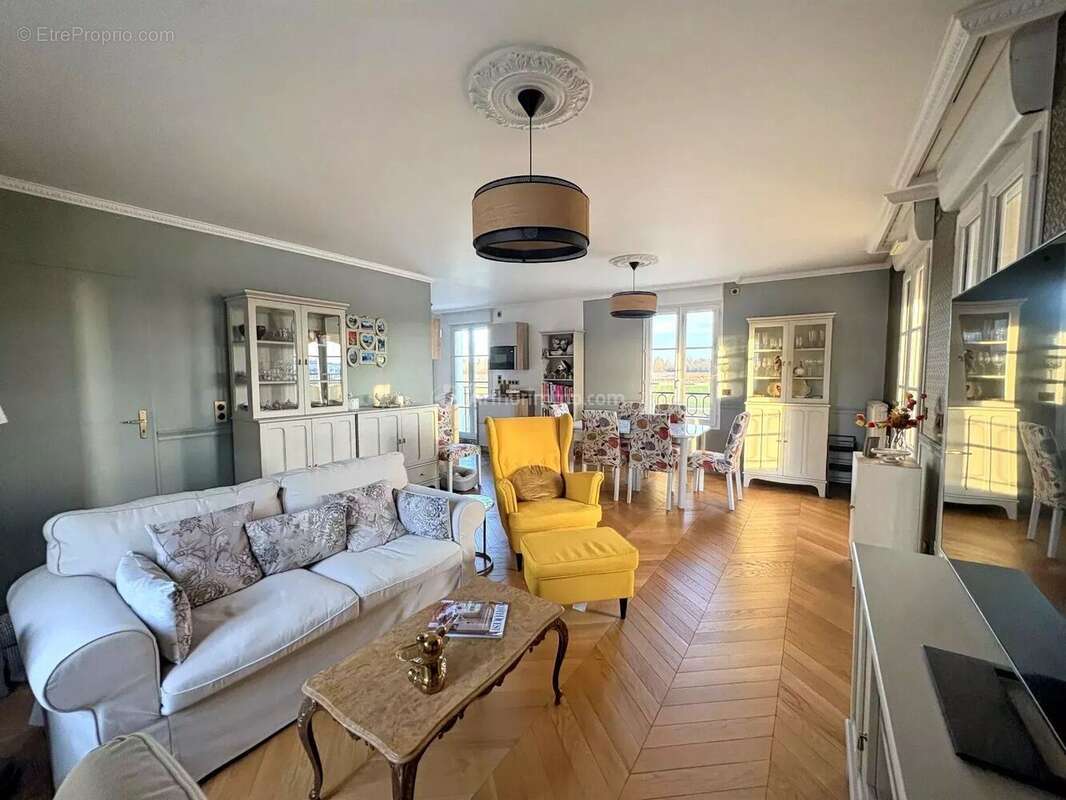 Appartement à SERRIS
