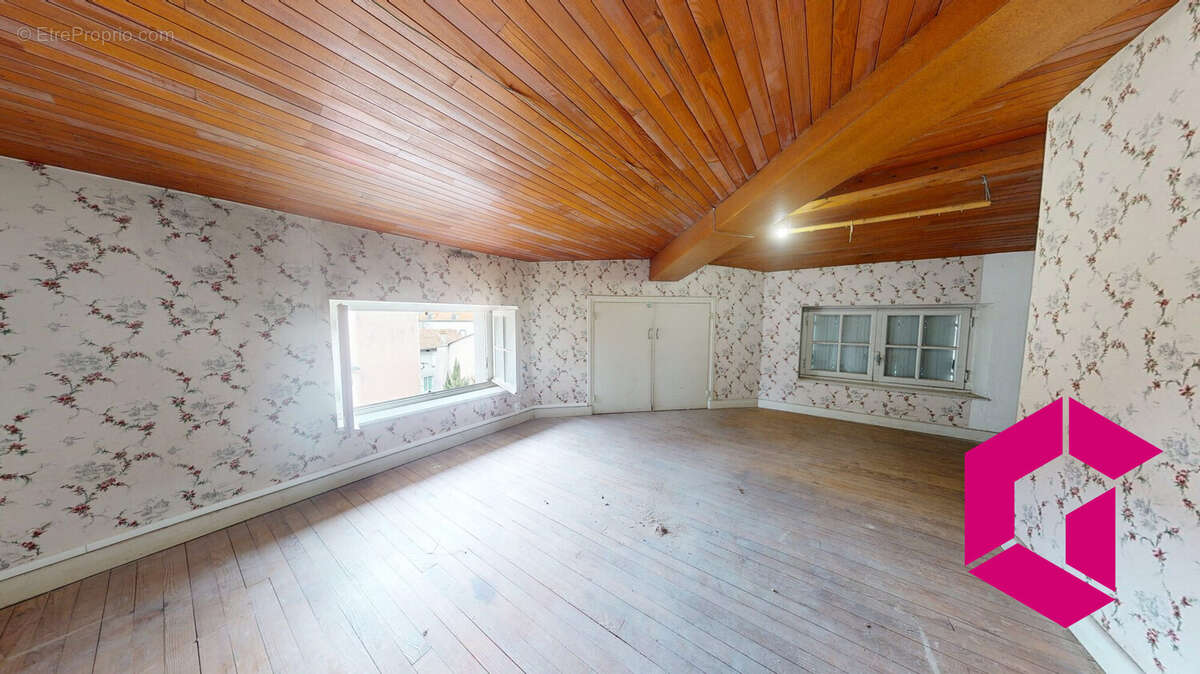 Maison à SAINT-GERMAIN-LEMBRON