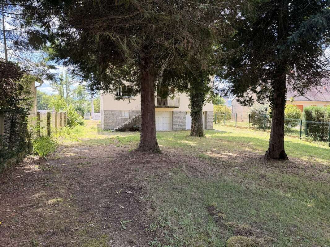 Maison 240 m² à Peyrat-Le-Chateau  - photo 5