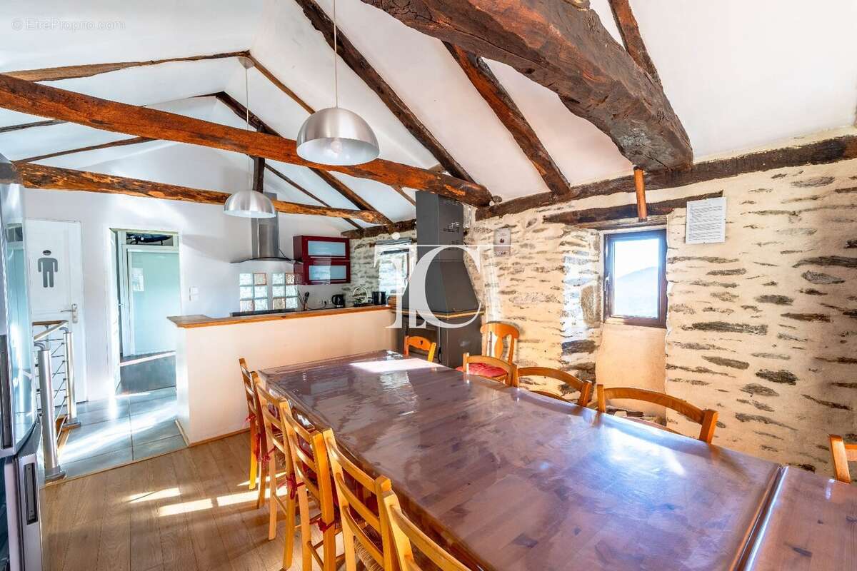 Maison à LABLACHERE