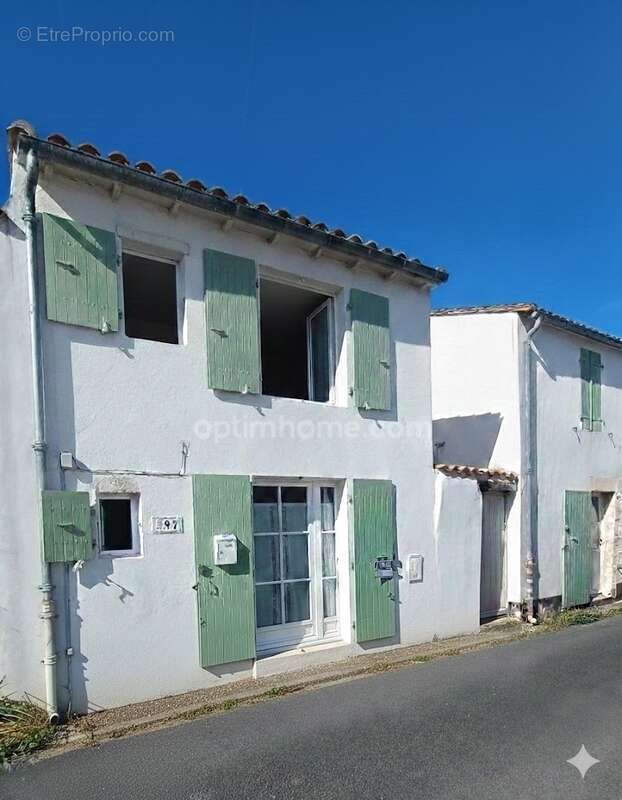 Maison à SAINT-CLEMENT-DES-BALEINES