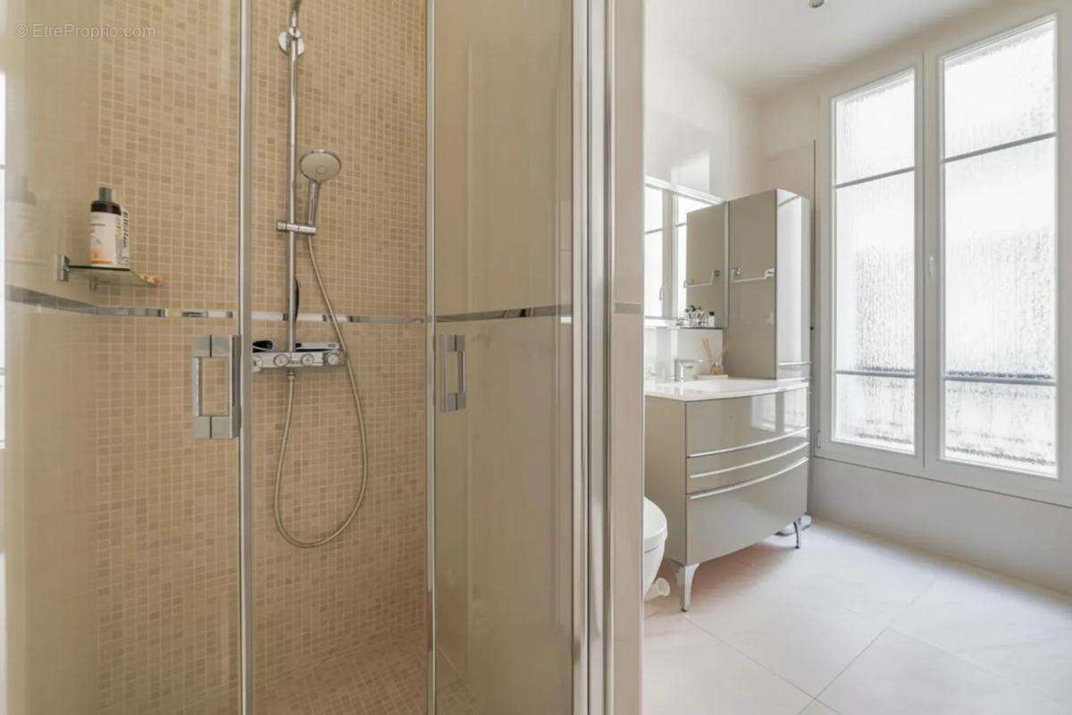Bel haussmannien de 112 m² à Neuilly-sur-Seine - photo 12