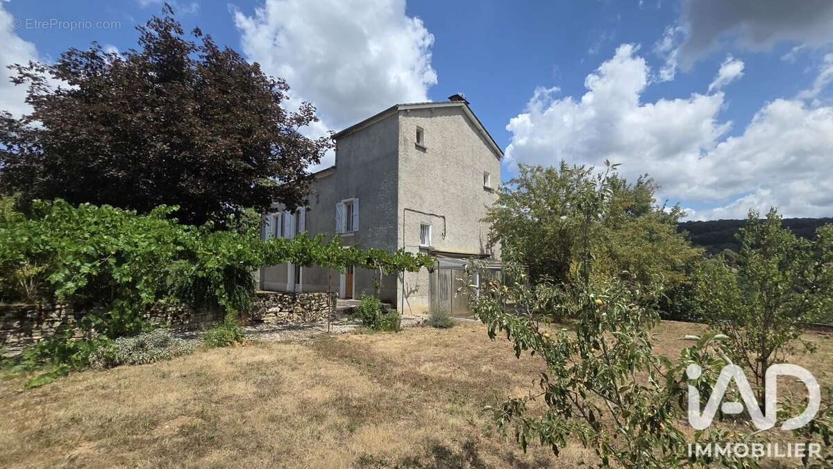 Maison 210 m² à Lissac-Et-Mouret  - photo 3