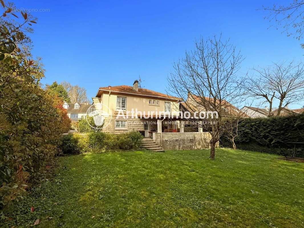 Maison à SOISY-SUR-SEINE