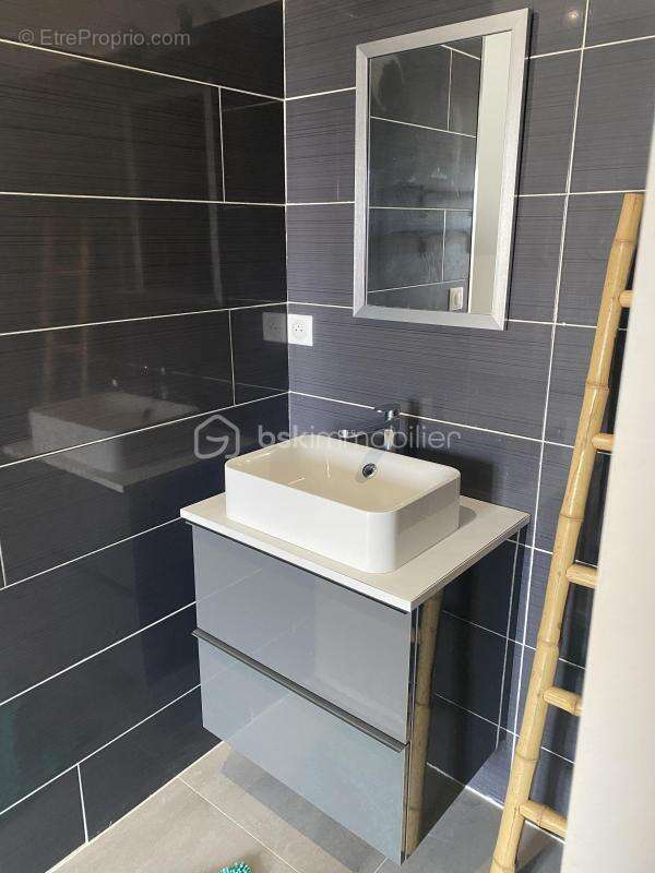 Maison à SAINT-PIERRE-DU-PERRAY