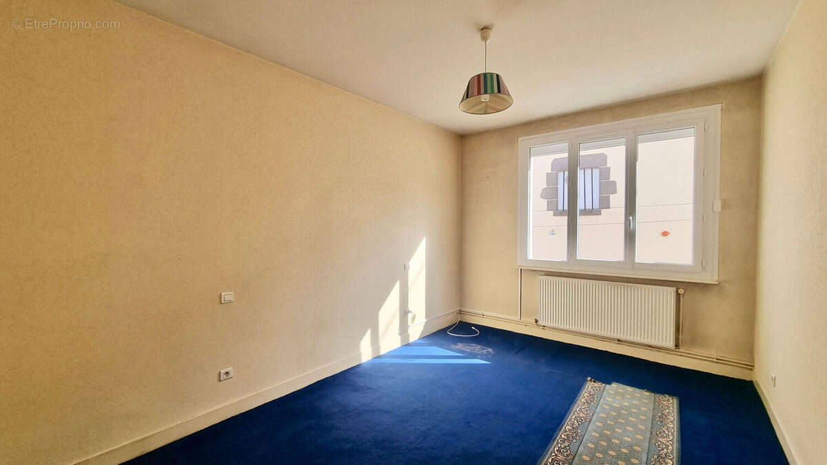 PONT-DU-CHÂTEAU / Centre bourg immeuble de rapport à vendre, belle opportunité ! - photo 4