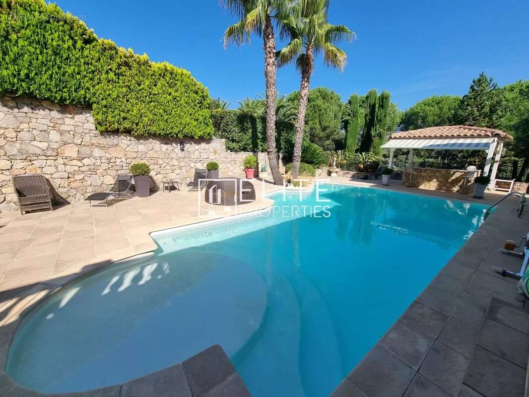 Maison à LES ADRETS-DE-L'ESTEREL