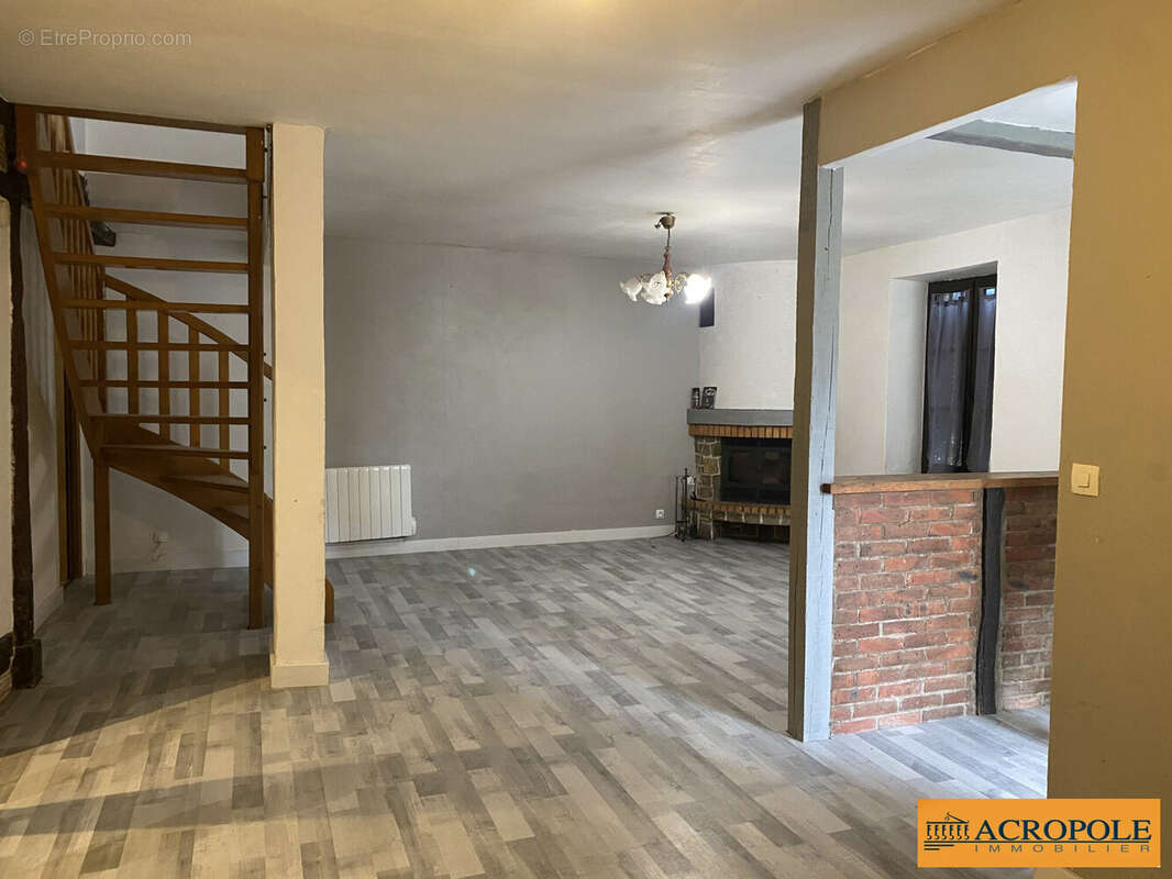 Maison à SAINT-GONDON