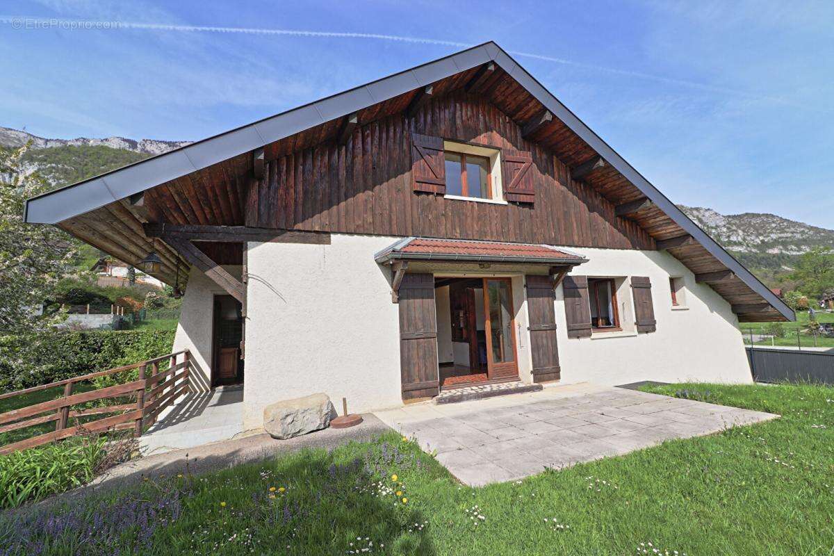 Maison à LATHUILE
