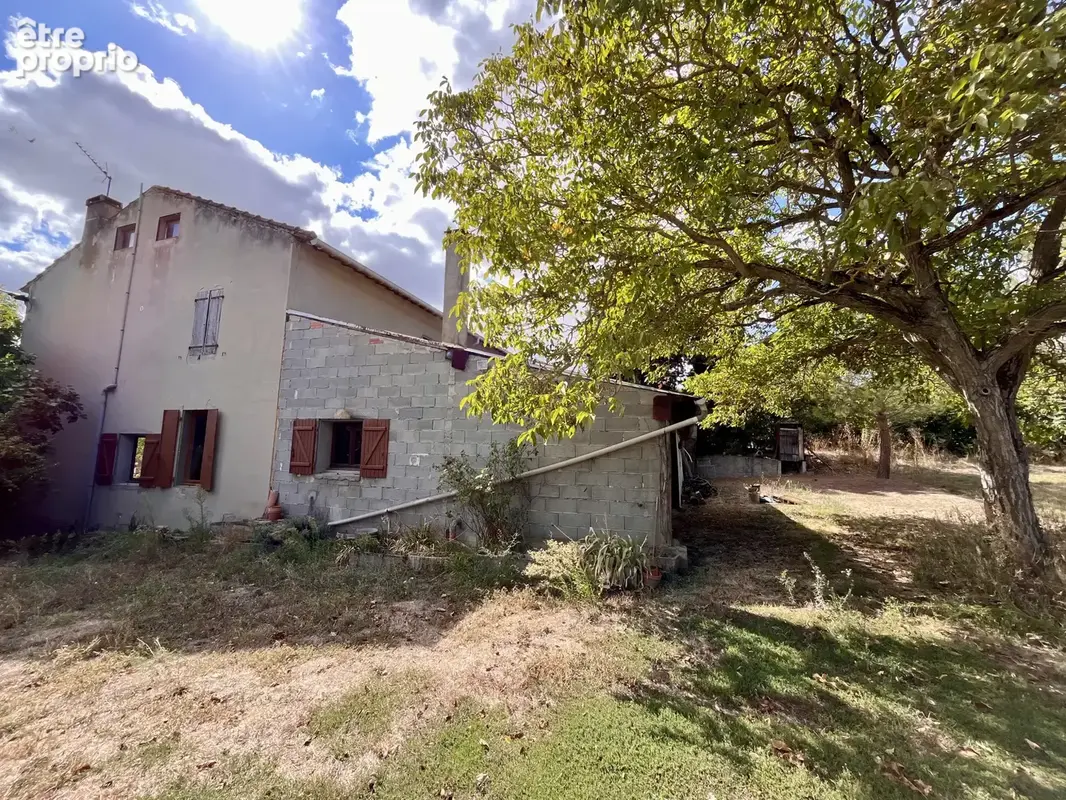 RAZES: Maison 6 pièces avec garages, ancienne cave et jardin - photo 18