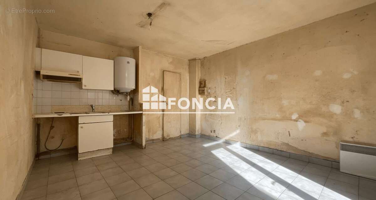 Commerce à CORBEIL-ESSONNES