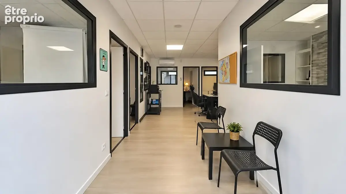 Commerce 97 m² à vendre à Saint-Priest-En-Jarez (42270) - photo 2