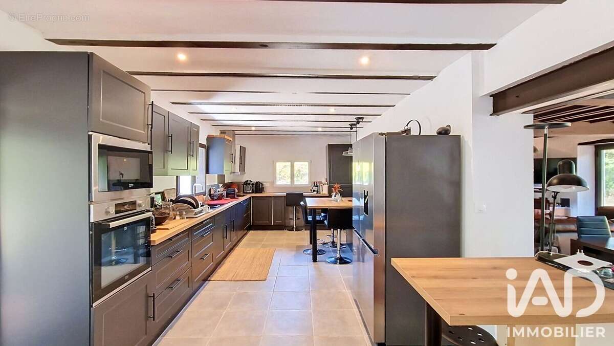 Maison 209 m² à Saugnacq-Et-Muret  - photo 2