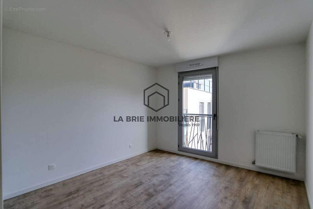 Appartement 71 m² à Chennevieres-Sur-Marne  - photo 6