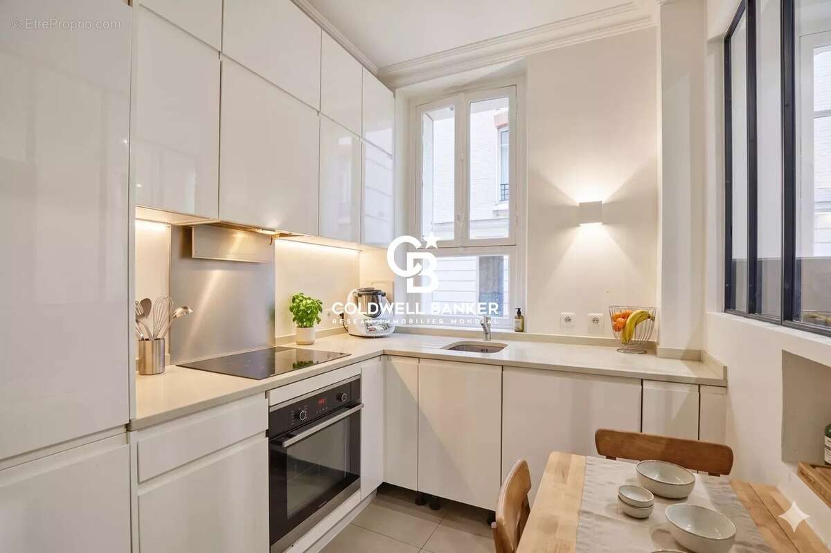Appartement à PARIS-7E