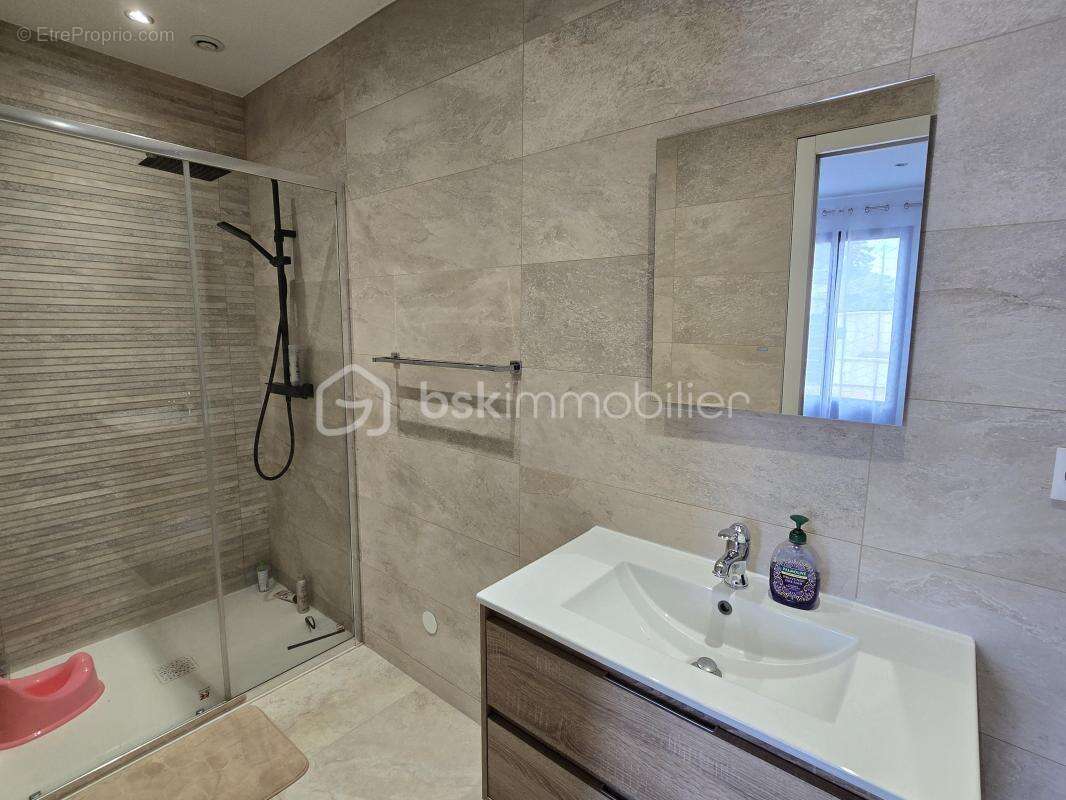 Pavillon contemporain de 2020 – 225 m² – 6 Chambres – DPE A – Saint-Martin-le-Nœud (60000) - photo 22