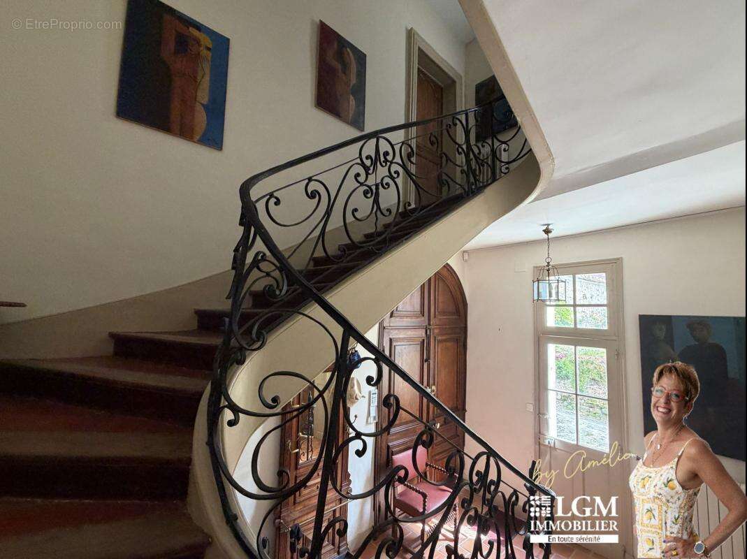Demeure d'exception au cœur du vieux Château-Thierry -5 Chambres, un appartement - 319 m² d'histoire ! - photo 3
