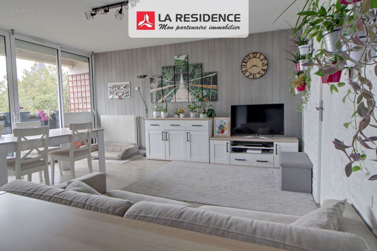 Appartement à LES CLAYES-SOUS-BOIS