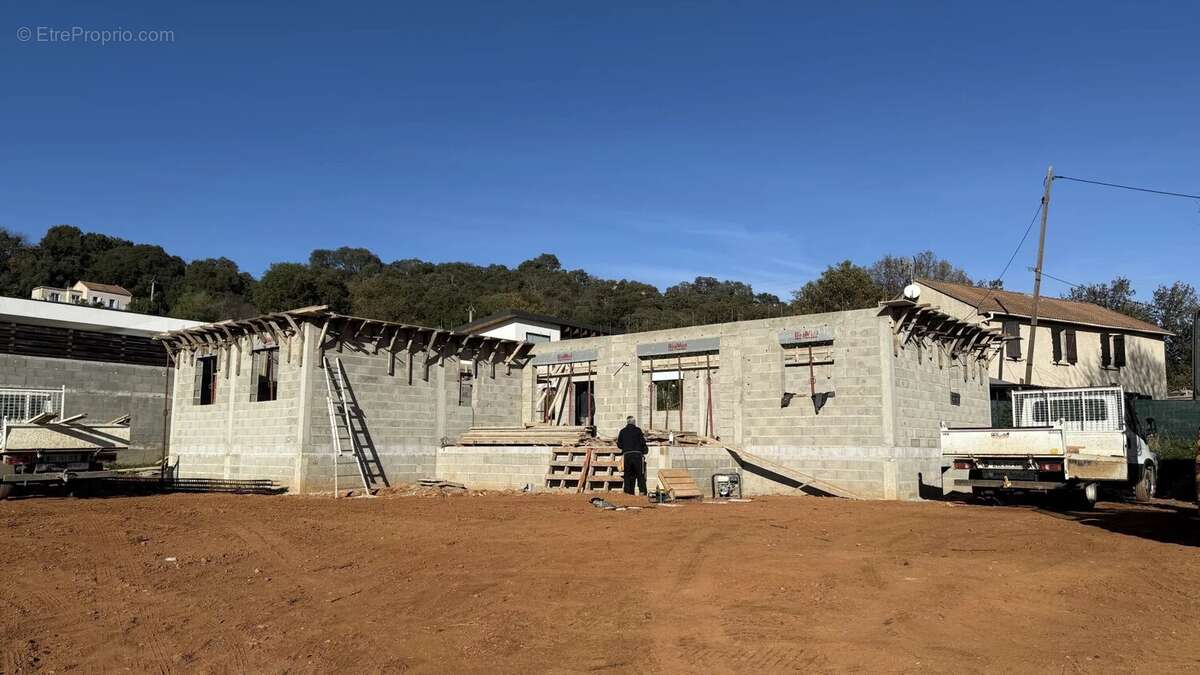 Maison à SANTA-LUCIA-DI-MORIANI